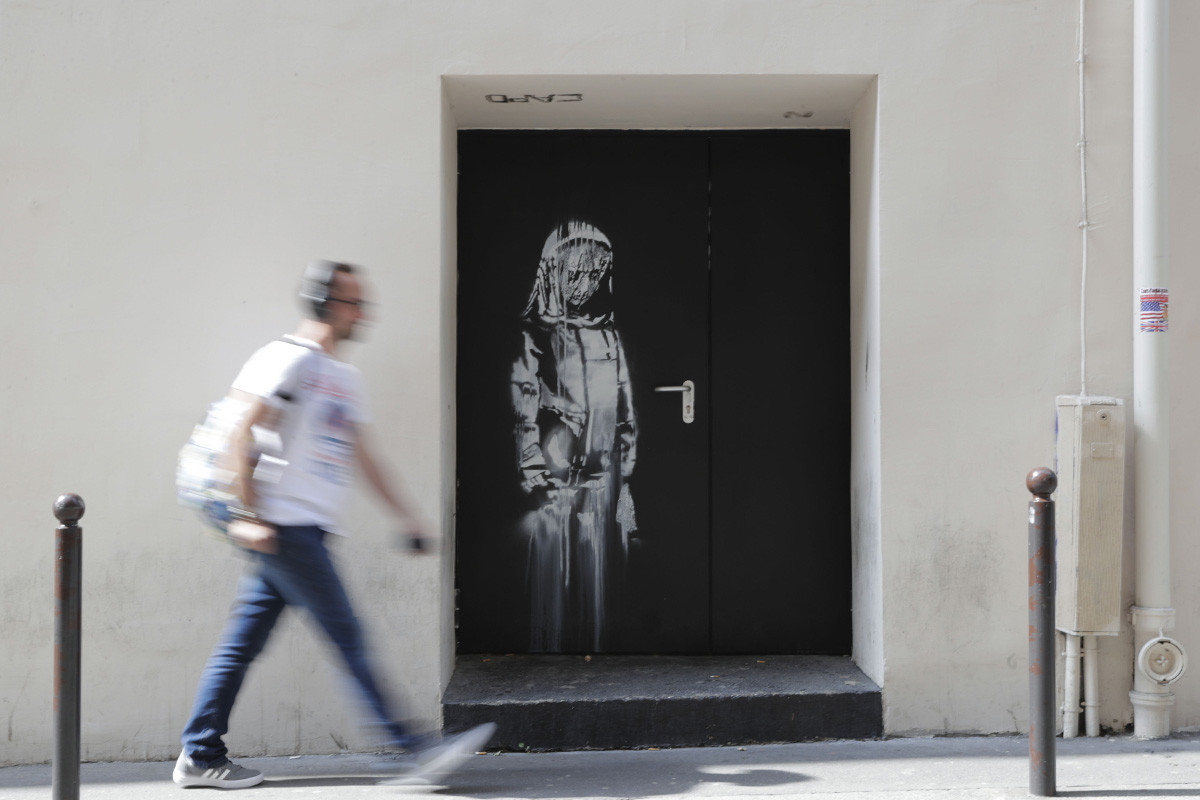 banksy-artwork-stolen-paris-bataclan